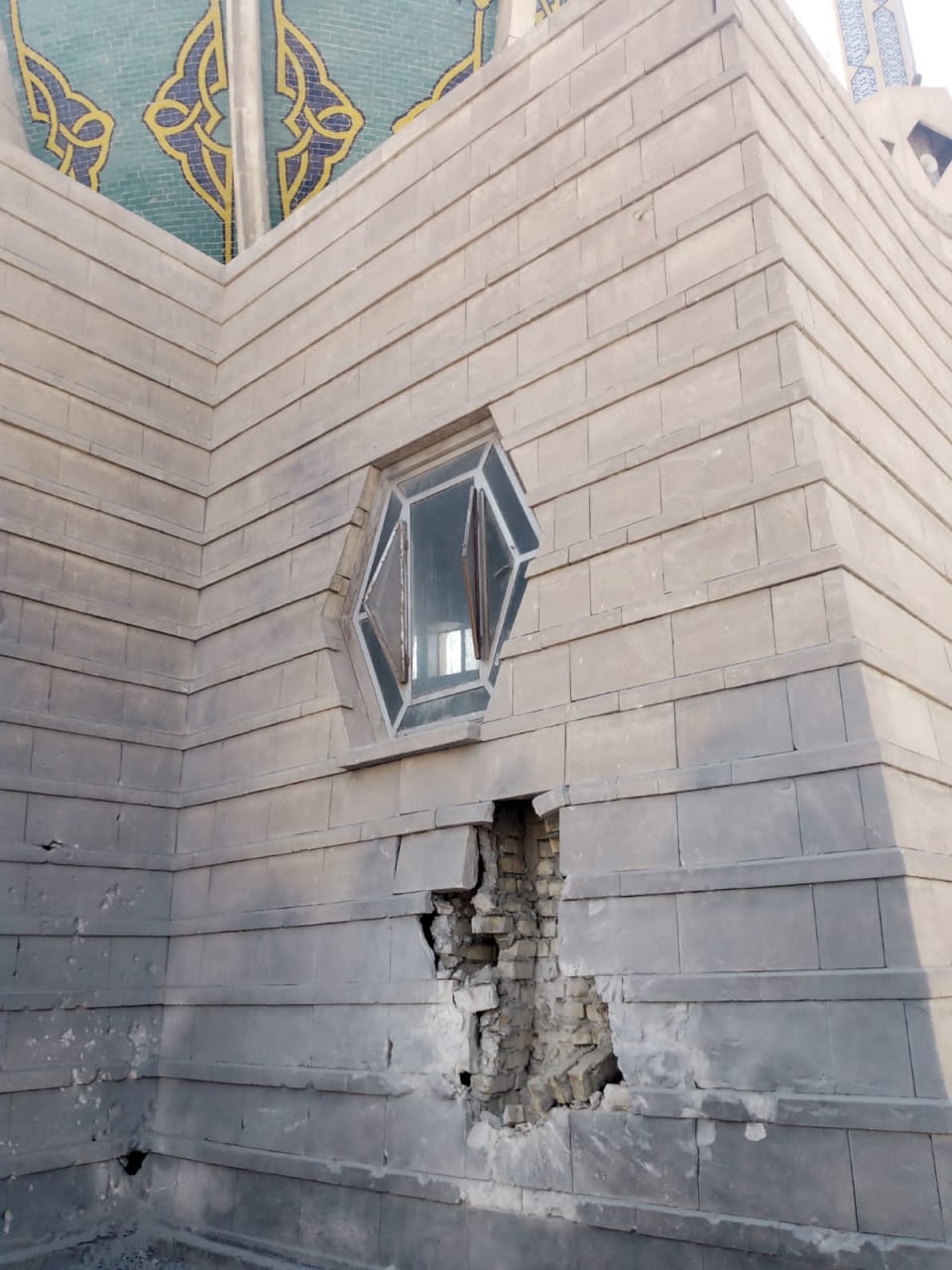 شاهد.. لحظات الاستهداف الصاروخي للمنطقة الخضراء (فيديو)