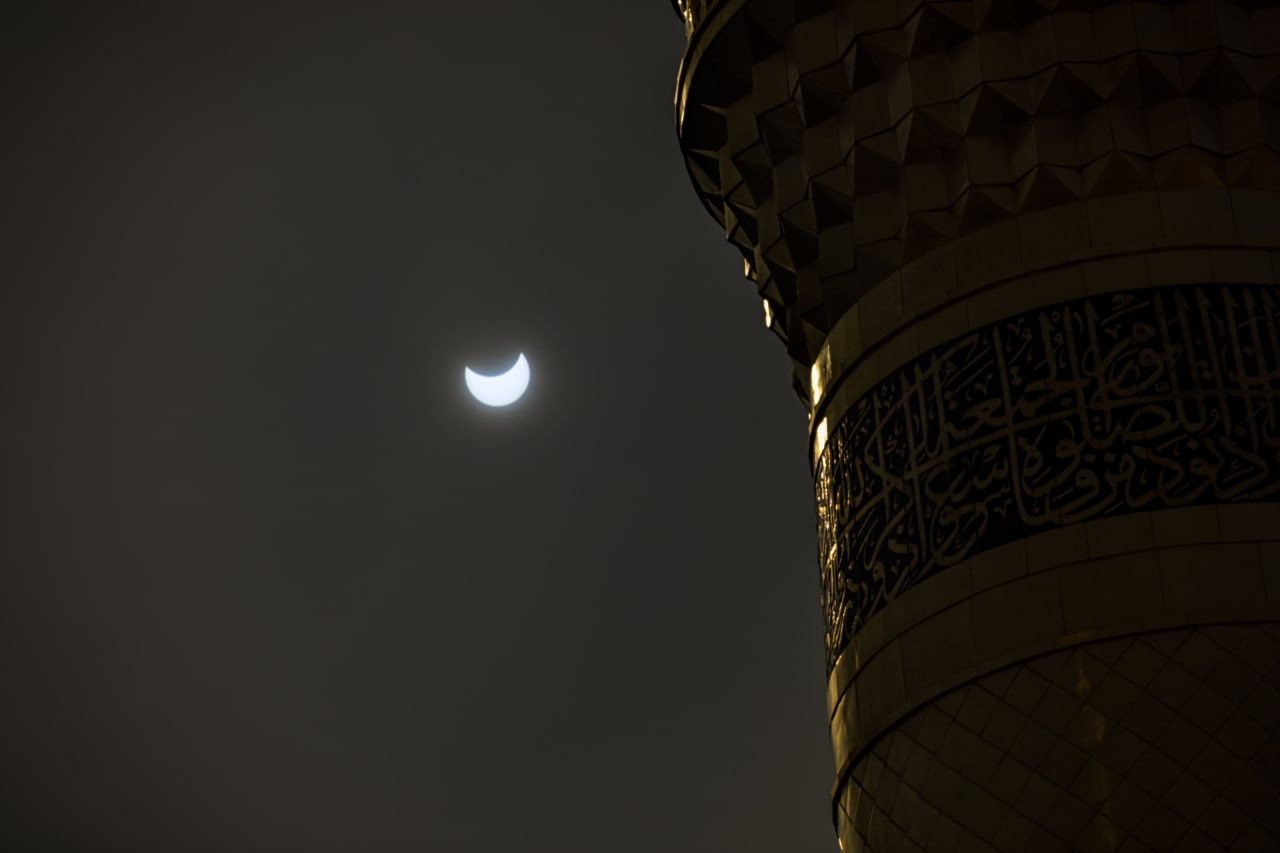 شاهد من الجو.. كسوف الشمس الجزئي في كربلاء (بتقنية 360ْ)