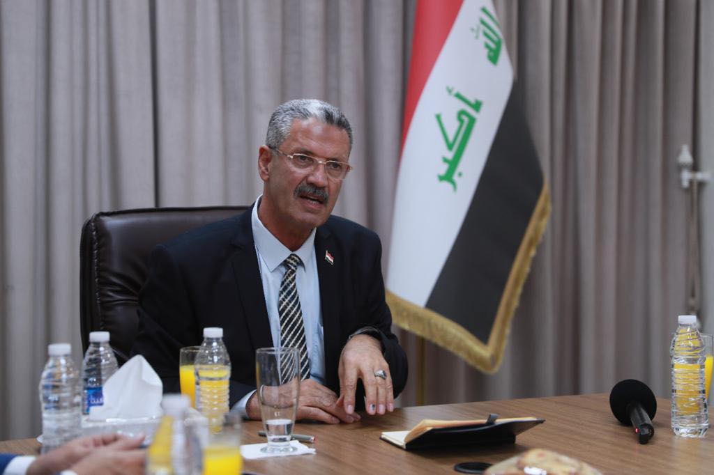 وزير النفط يؤكد الالتزام بزيادة الانتاج الوطني من النفط الخام والغاز المصاحب