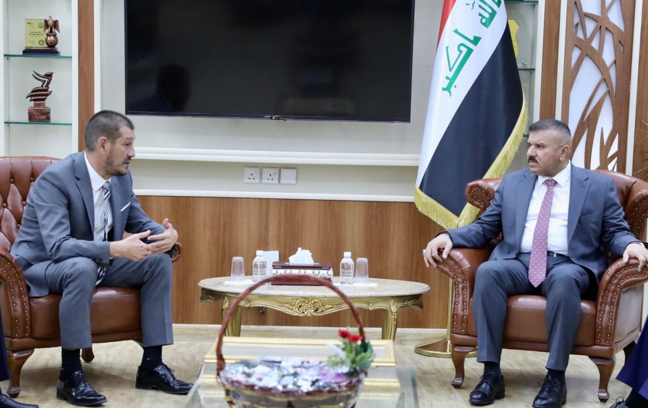 وزير الداخلية يبحث آفاق التعاون المشترك مع سفراء ثلاث دول