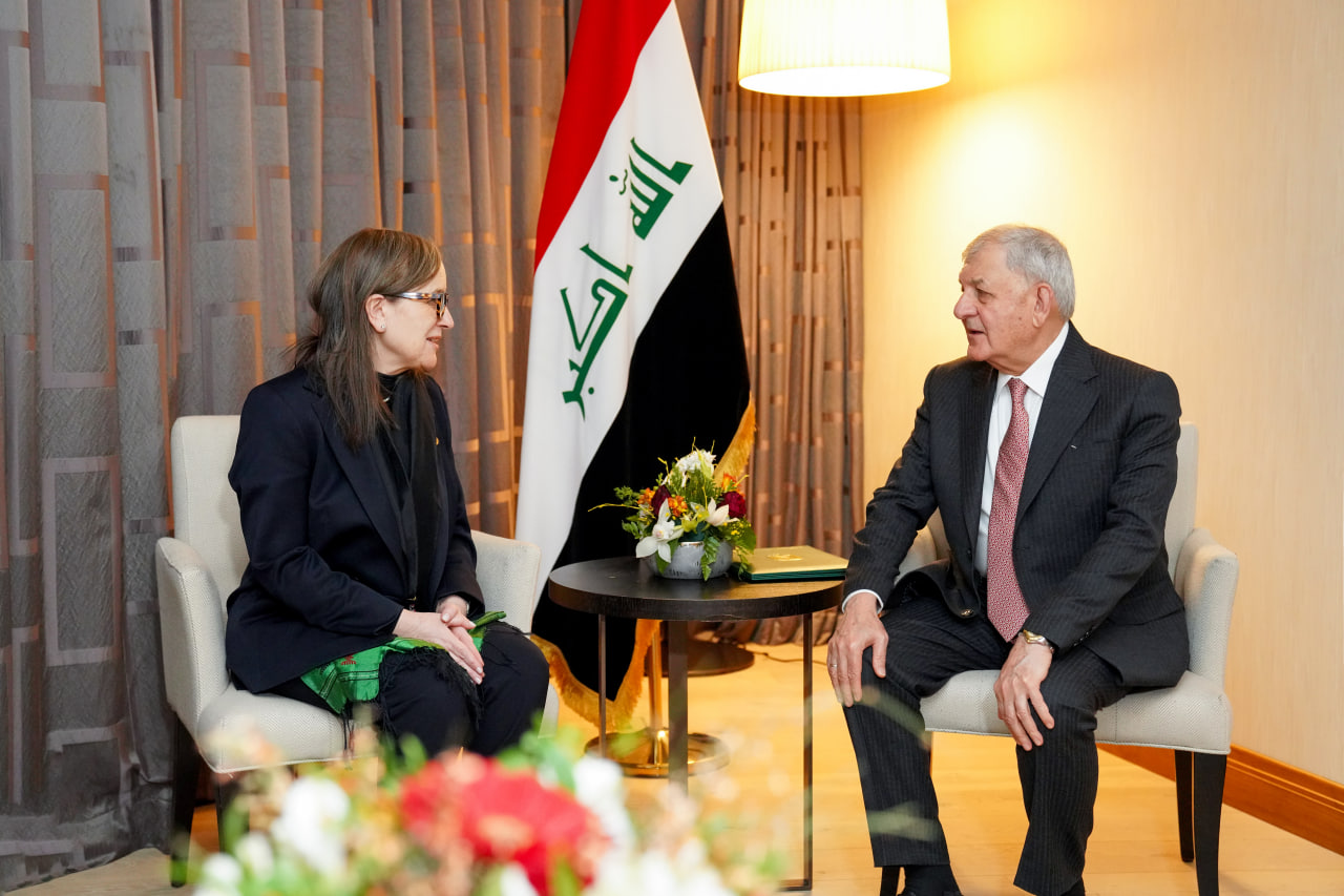 في دافوس.. مباحثات عراقية تونسية للتعاون السياحي