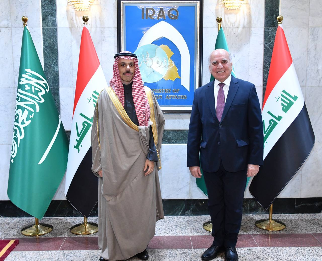 بزيارة رسميَّة.. وزير الخارجيَّة السعودي يصل بغداد