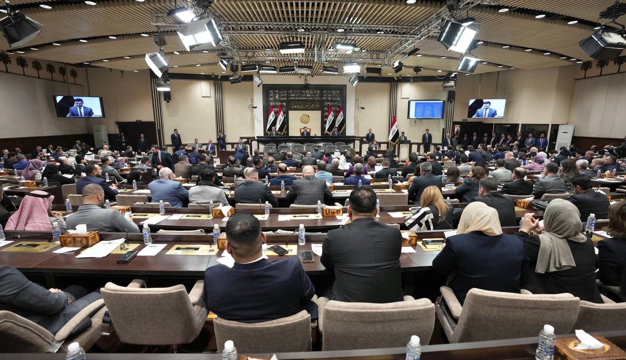 استقدام نائب حالي تلقى نصف مليون دولار لتعيين شخصين بمنصب مدير عام