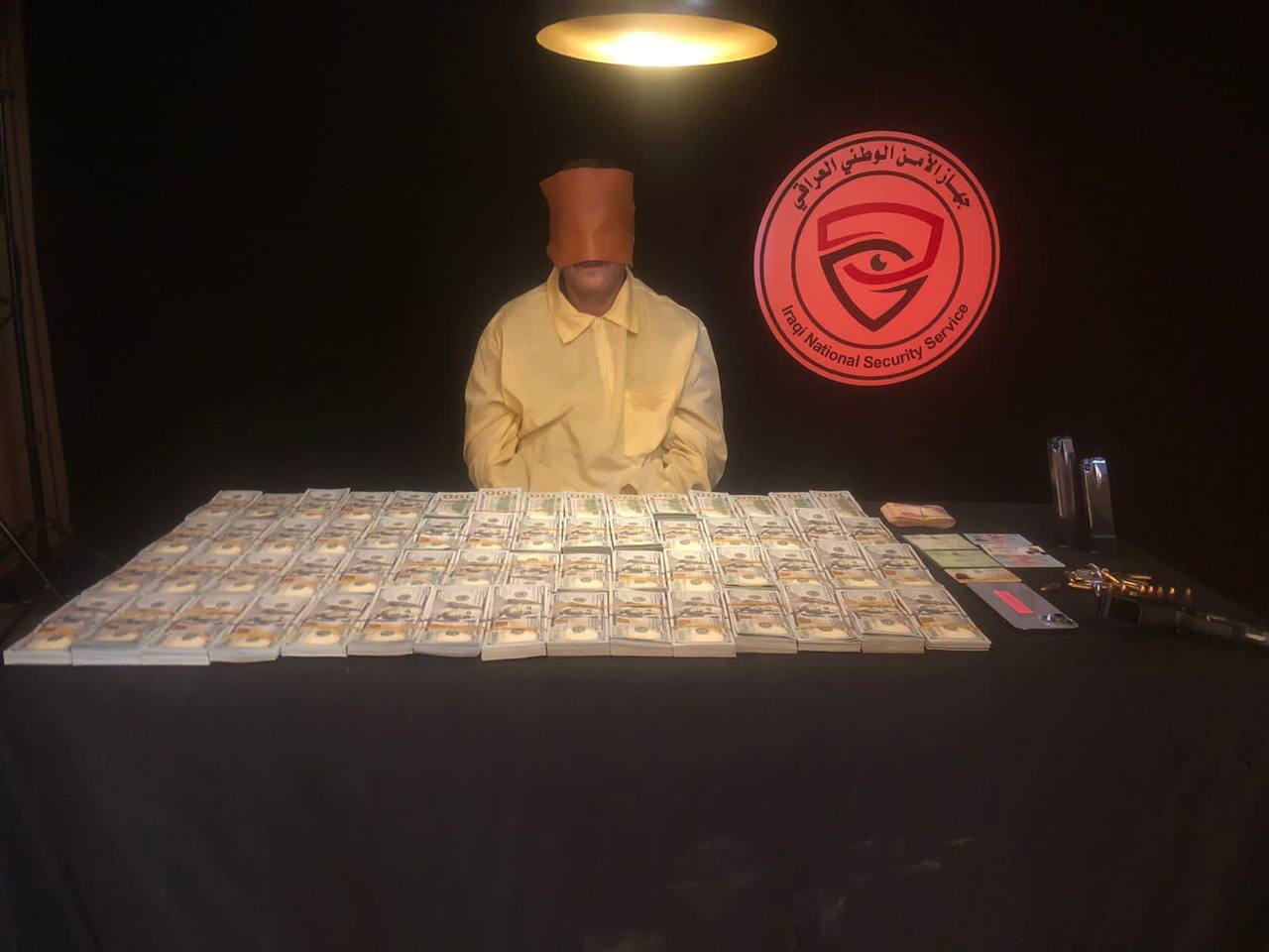 اعتقال مسؤولين خطيرين بداعش و ضبط أكثر من نصف مليون دولار بحوزة مهرب في العراق