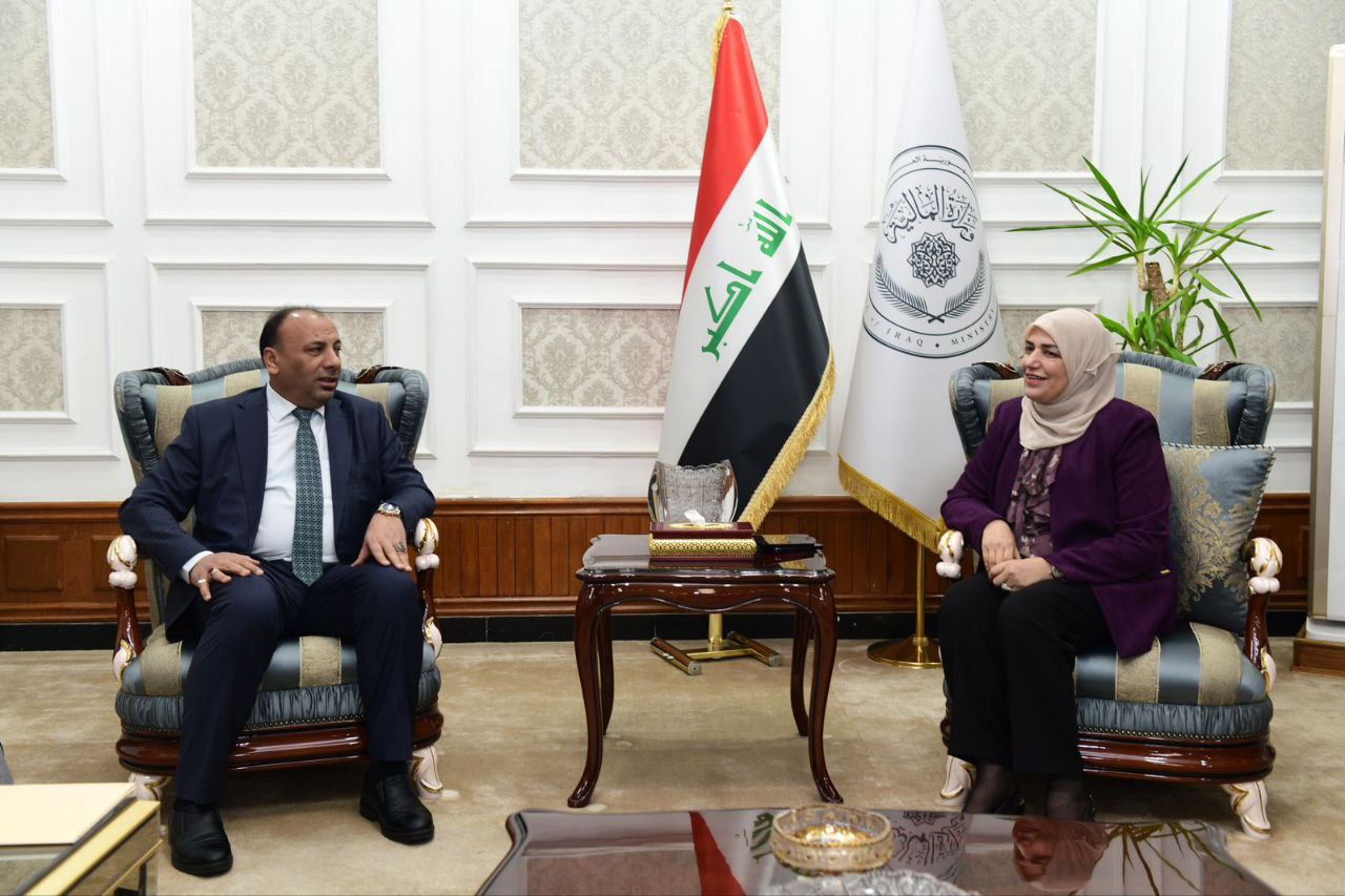 وزير المالية تبحث مع وفد برلماني اهم المحاور المتعلقة بالجوانب المالية والإقتصادية