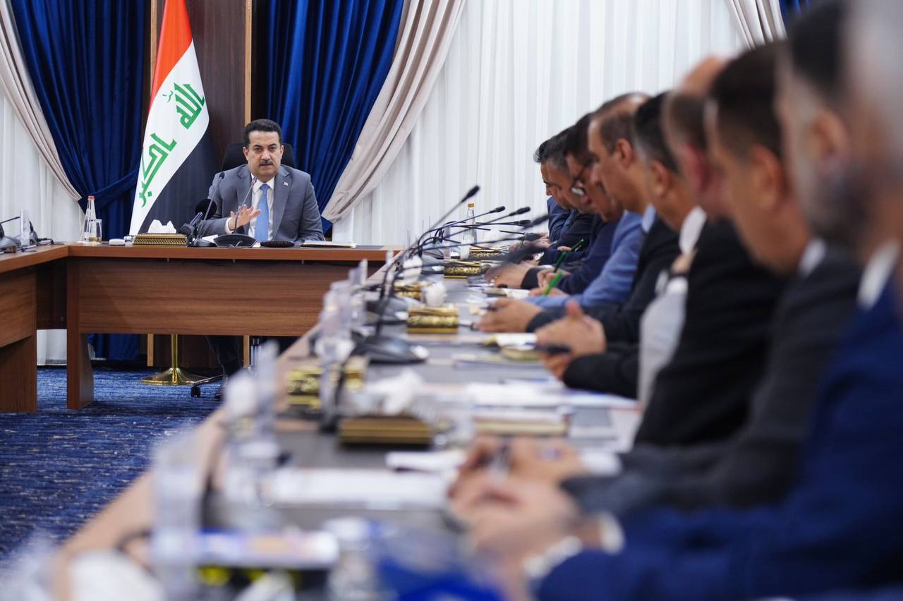 السوداني: على المحافظات وضع مشاريع البنى التحتية عند رأس أولوياتها