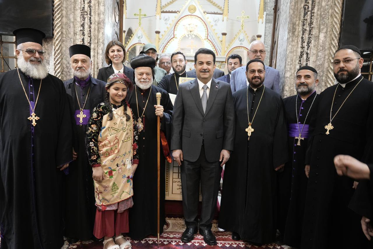 السوداني من إحدى كنائس برطلة: نرفض مبدأ الغلبة ولا بديل للدولة