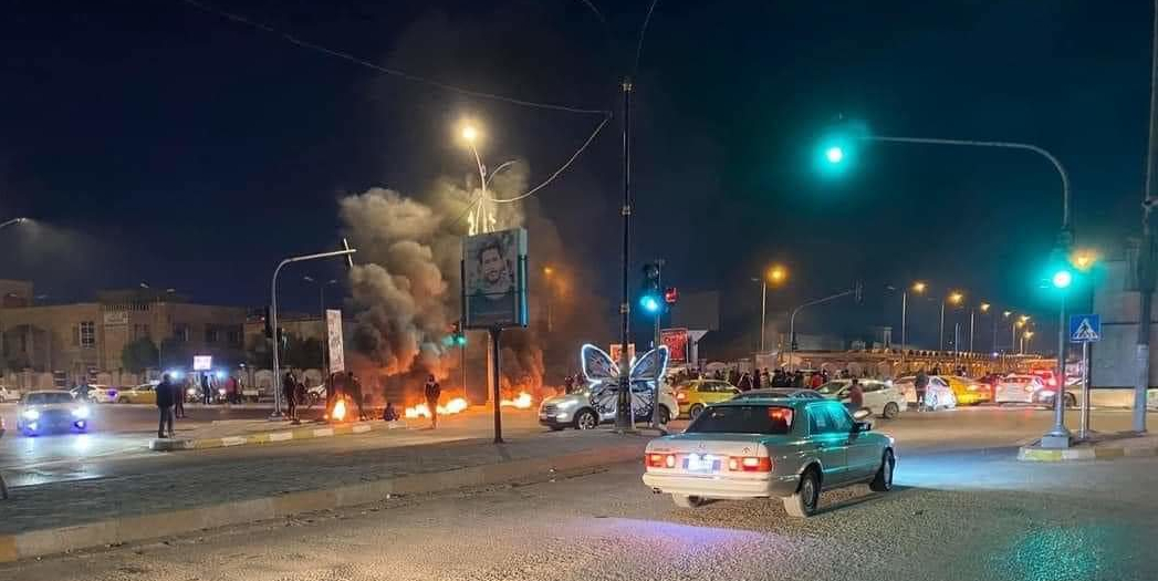 "صدامات عنيفة" بين محتجين والقوات الامنية وسط مدينة الناصرية