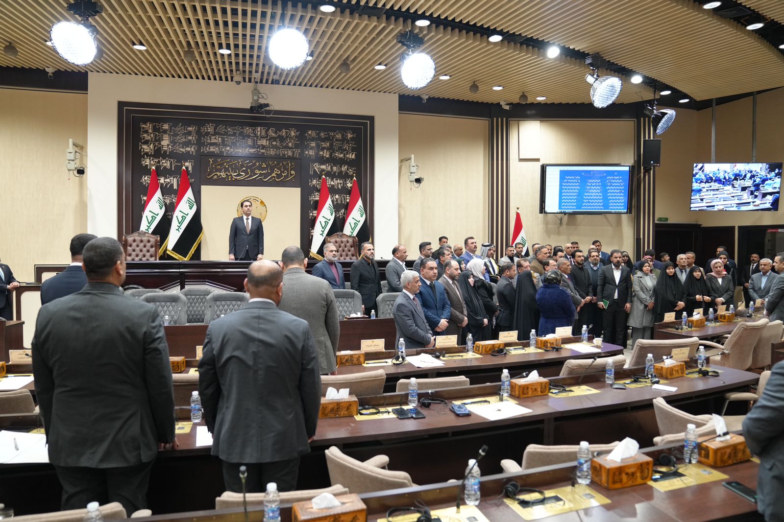 البرلمان يطالب الحكومة باخراج القوات الامريكية من العراق