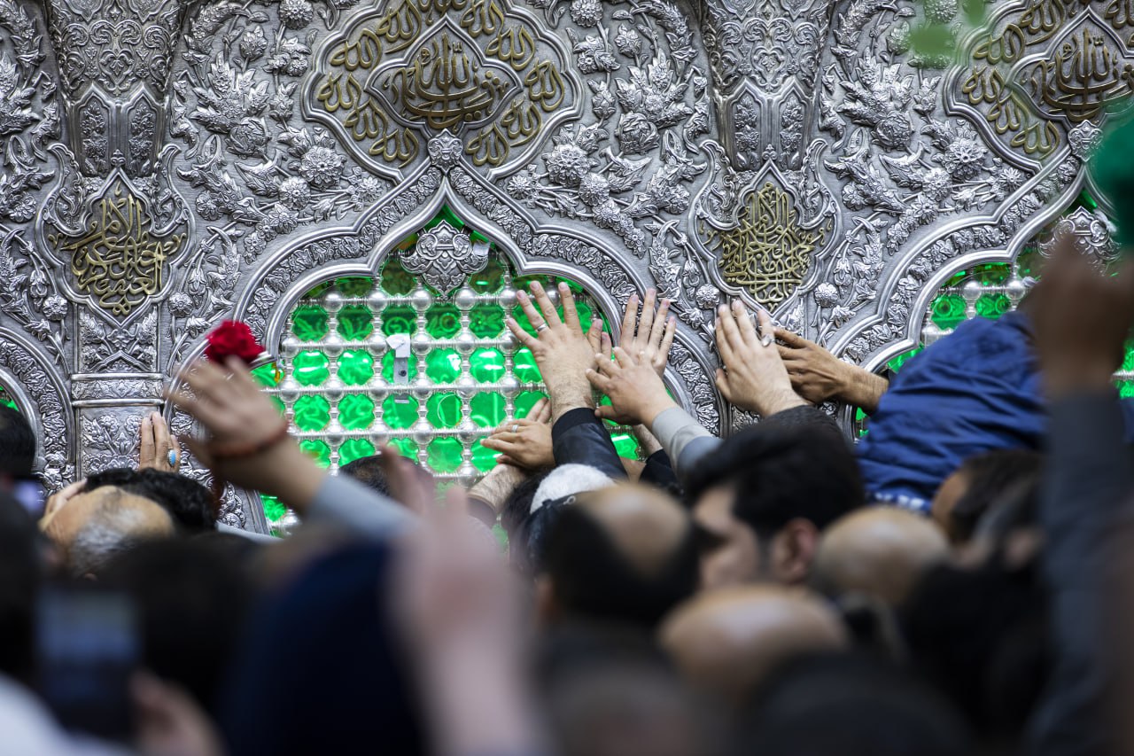 كربلاء تفتح ذراعيها لاستقبال المهنئين بولادة الامام المهدي وزيارة الامام الحسين (عليهما السلام)