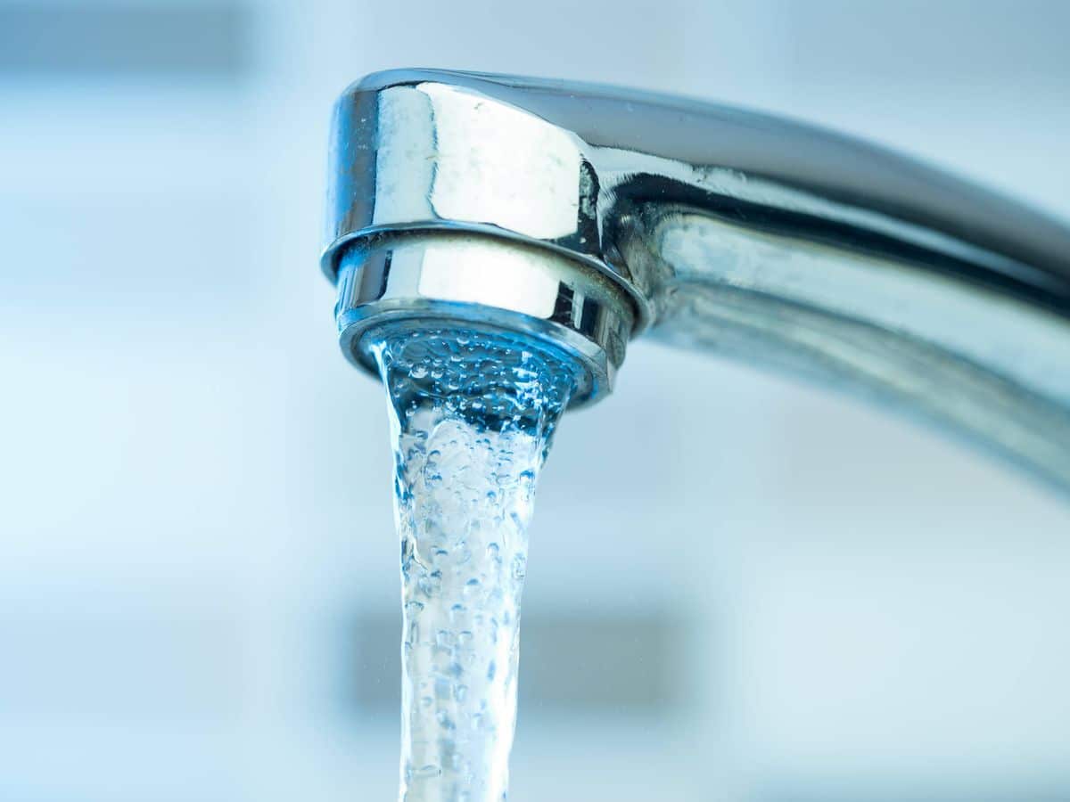 تحذير هام.. شطف الأنف بماء الصنبور قد يؤدي للإصابة بعدوى دماغية قاتلة !