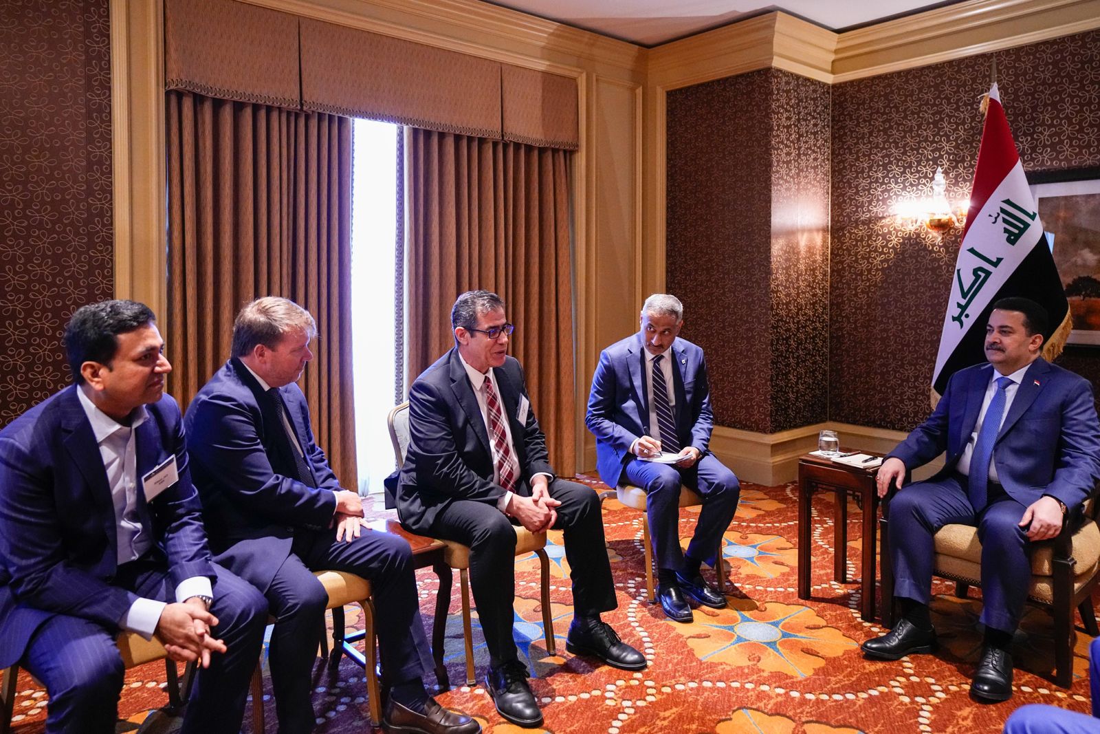 السوداني يؤكد جدية الحكومة في توفير البيئة المناسبة لجذب الشركات الاستثمارية إلى العراق
