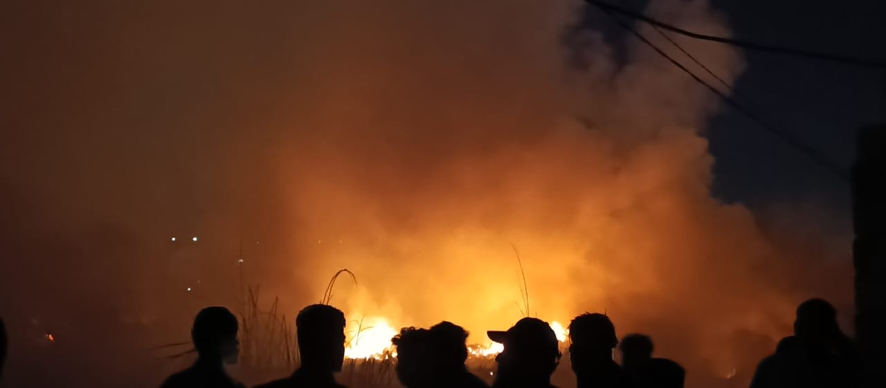 حريق يطال دور "تجاوز" في كربلاء (فيديو)