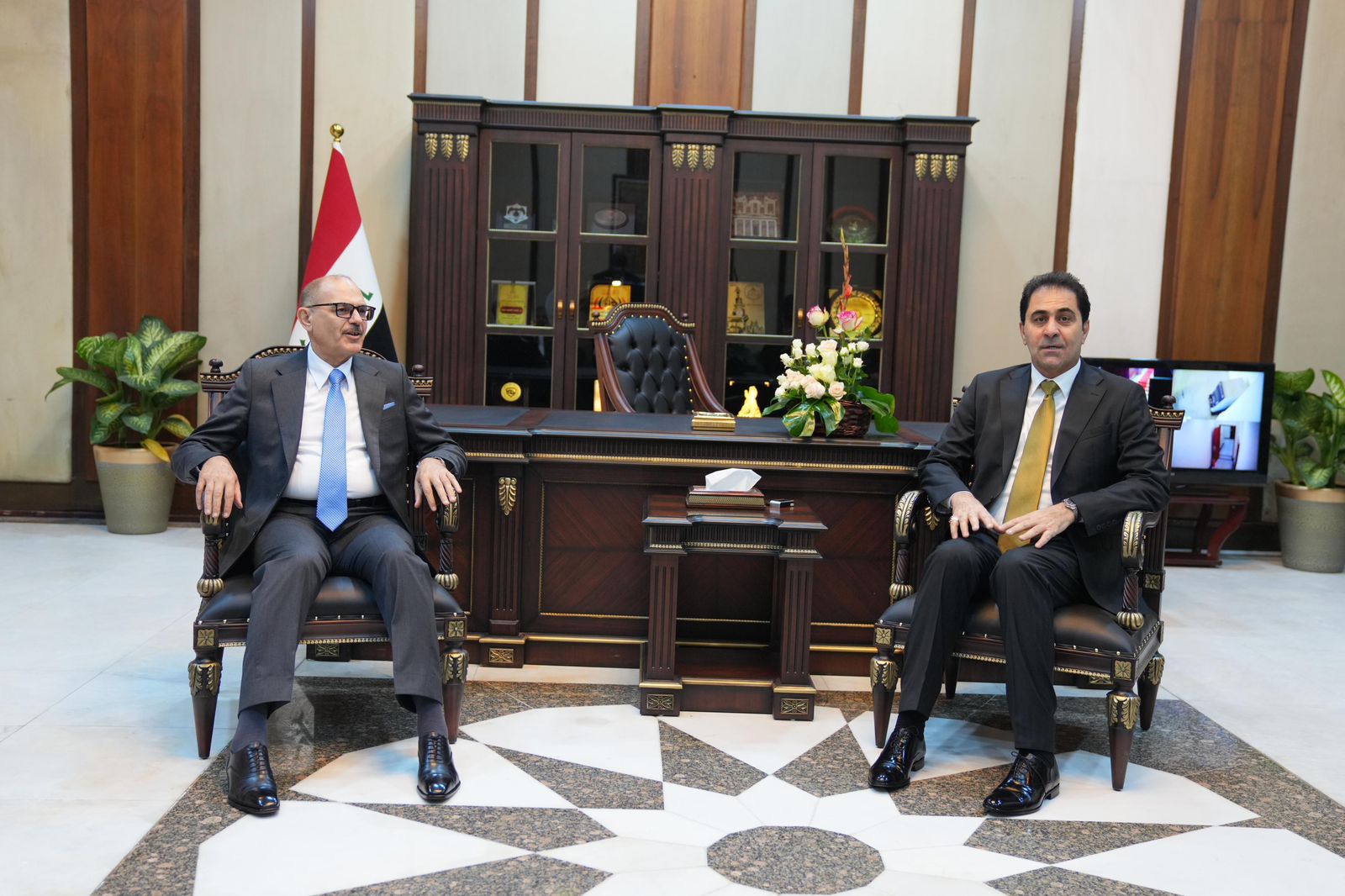 المندلاوي يؤكد ضرورة التعاون بين السلطتين التشريعية والقضائية