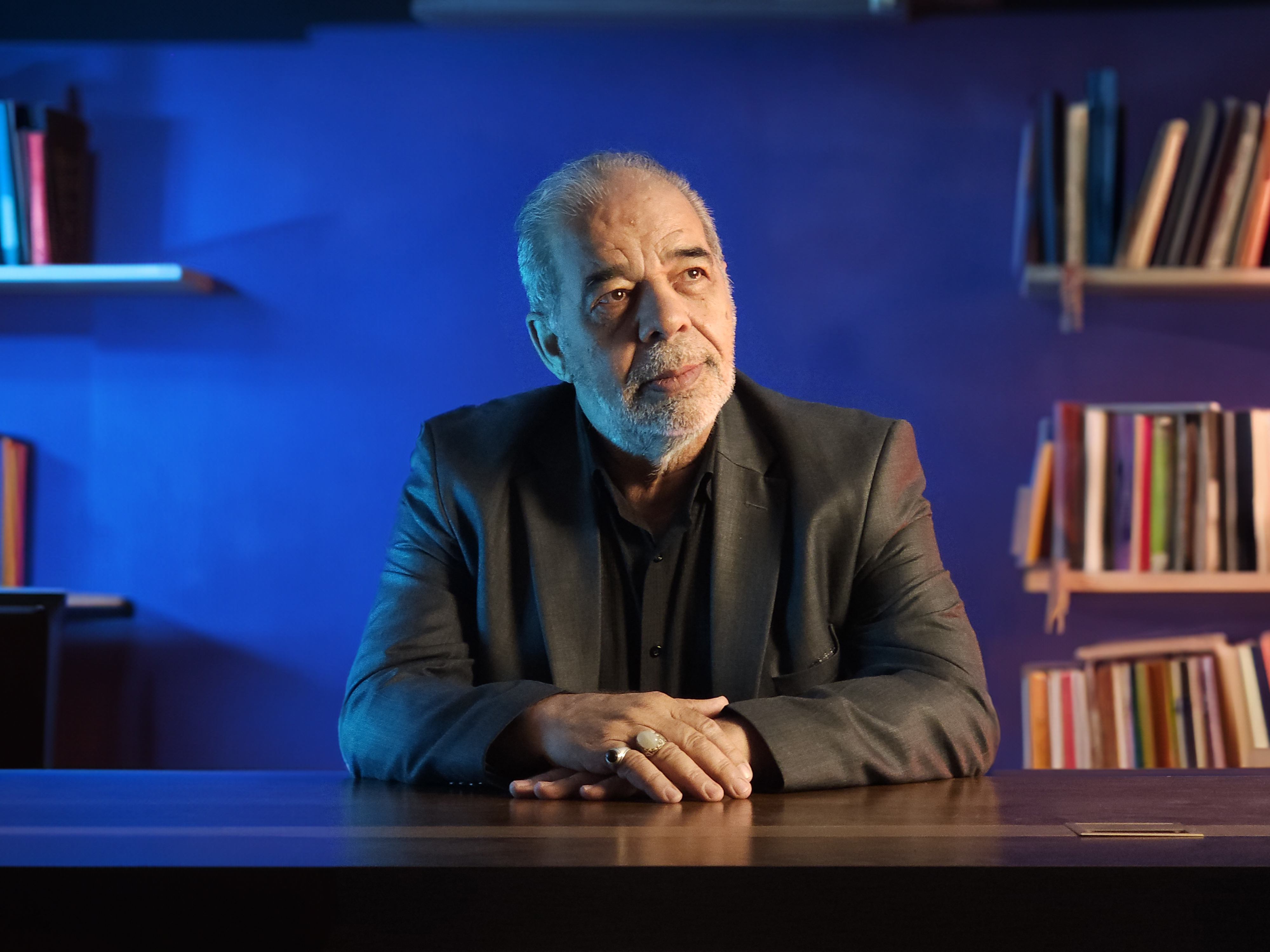 أغيثونا بخباز ماهر .. حتى لو يأكل نصف الخبز !