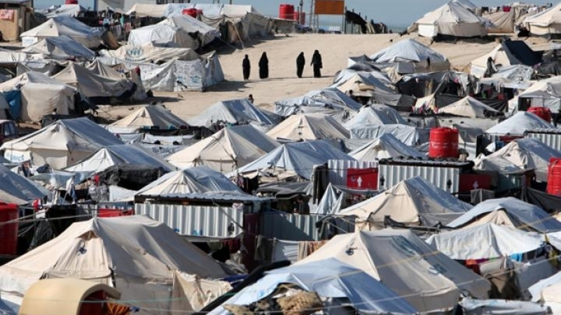 الأولى منذ إطاحة نظام الأسد.. دفعة من نازحي الهول تصل إلى العراق