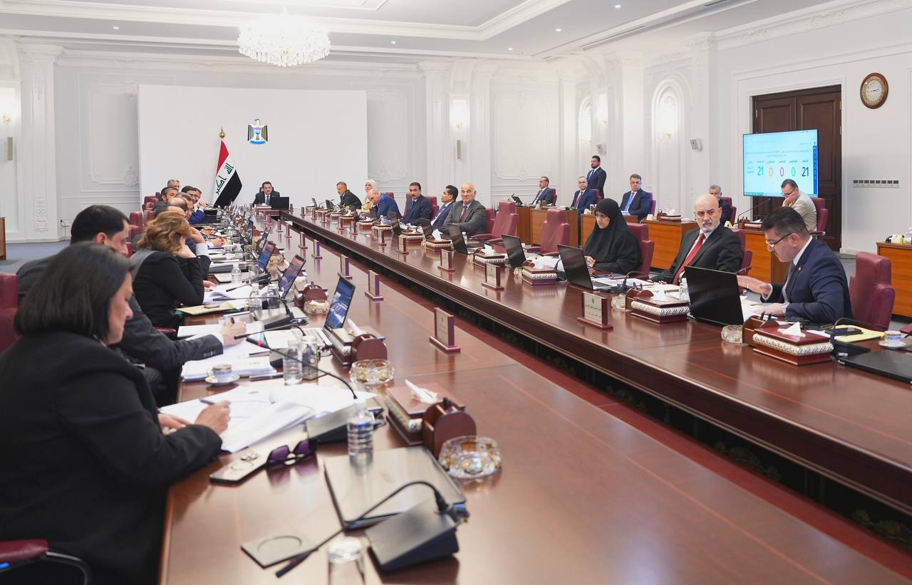 قرارات حكومية جديدة.. تعديل قانون الوقف السني وتنظيم المطارات