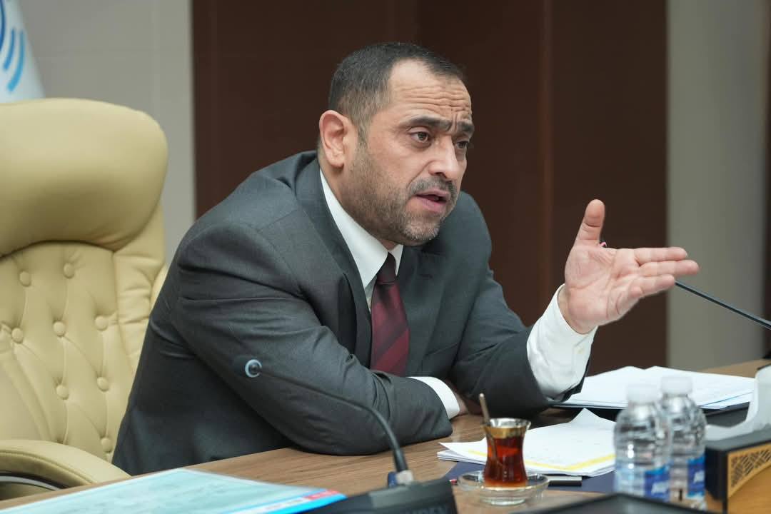 وزير الكهرباء يناقش مع دوائر التوزيع تفاصيل الخطة الطارئة للصيف المقبل