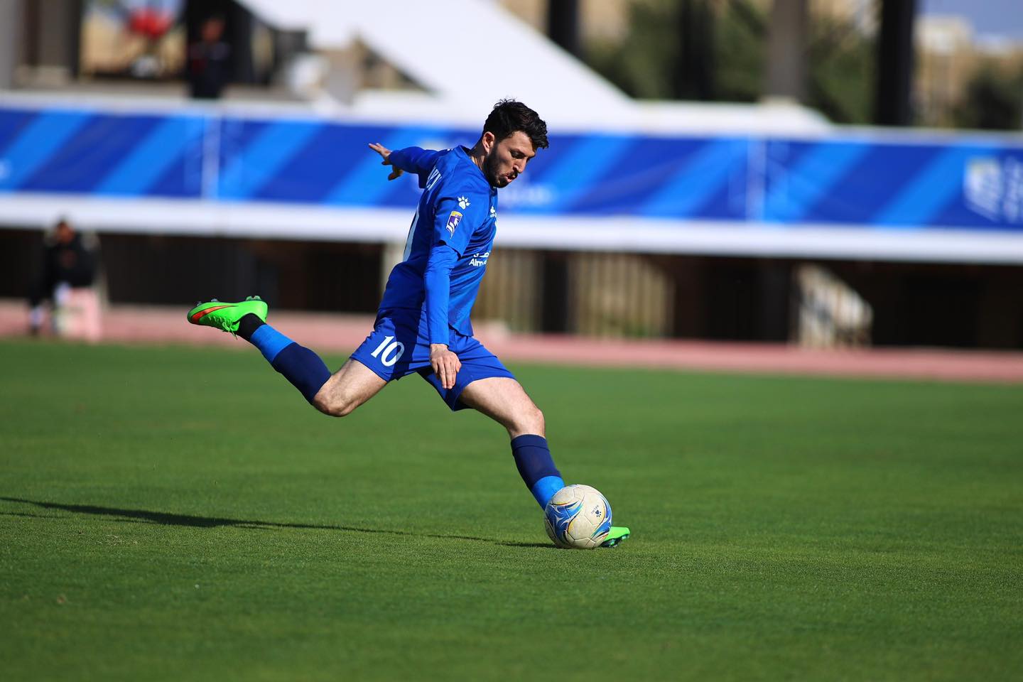 نجوم العراق .. الكرخ يعمق جراحات ديالى ونفط ميسان يوقف انتصارات الطلبة