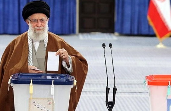 الايرانيون يصوتون على برلمان جديد.. وخامنئي: المشاركة واجب شرعي