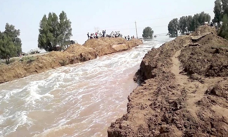 الدفاع المدني تحذر من سيول تجتاح محافظتين خلال الساعات المقبلة