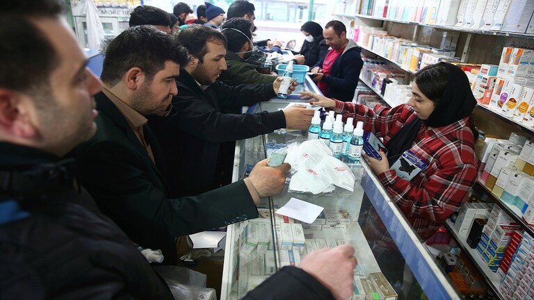 وسط أزمة كورونا.. وزير الصحة الإيراني يعد بإدهاش العالم