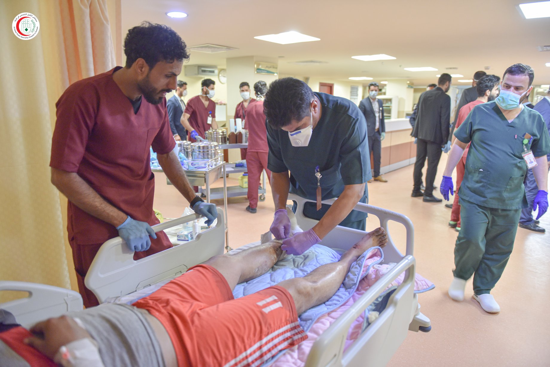 بالصور:مستشفى الكفيل يستقبل مصابي حادثة سوريا ويتكفل بعلاجهم