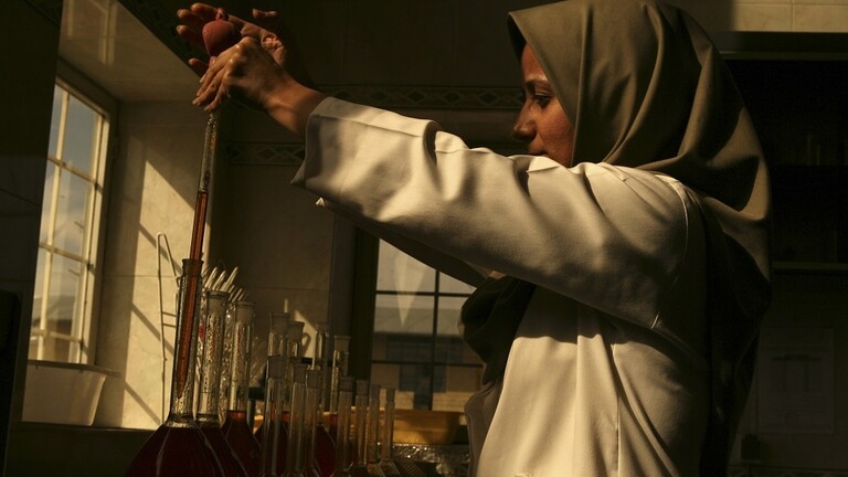 إيران تعلن عن إنتاج دواء لعلاج المصابين بفيروس "كورونا" أعطى نتائج نسبية