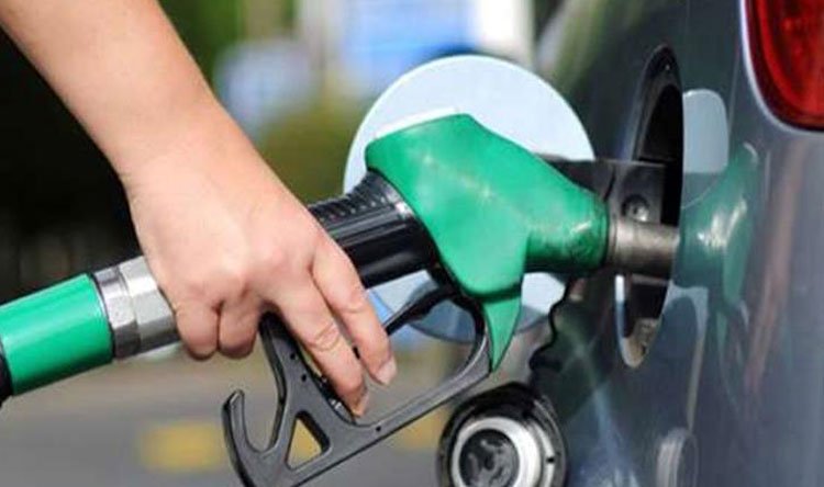 النفط تطمئن المواطنين: لدينا خزين مشتقات كاف والمحطات مفتوحة ايام حظر التجوال