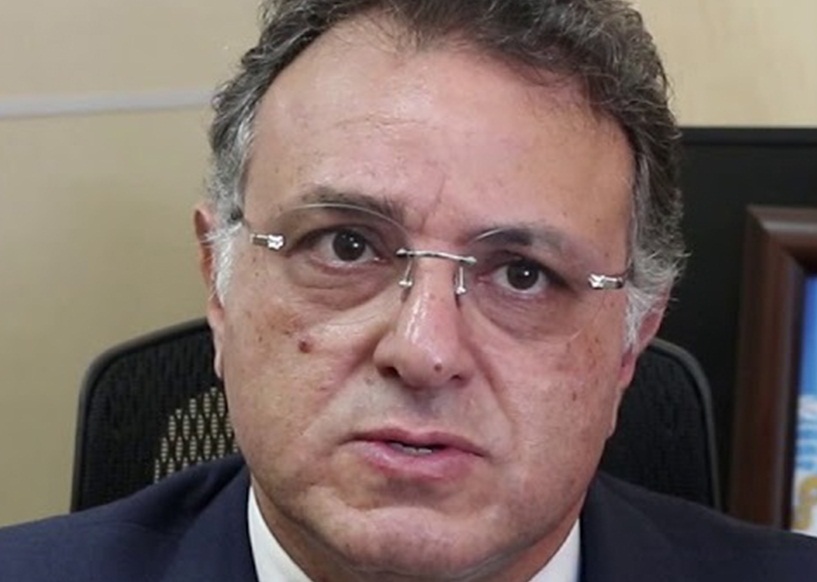 ممثل الصحة العالمية يخاطب الزوار: هل انتهيتم من التبرّك؟ ساعدونا الآن