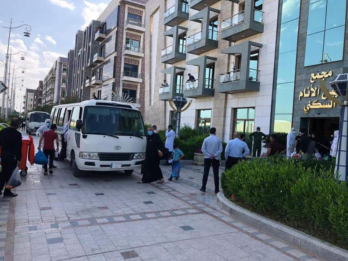 بالصور:مغادرة 52 مواطنا من الحجر الصحي في مدينة سيد الاوصياء بكربلاء