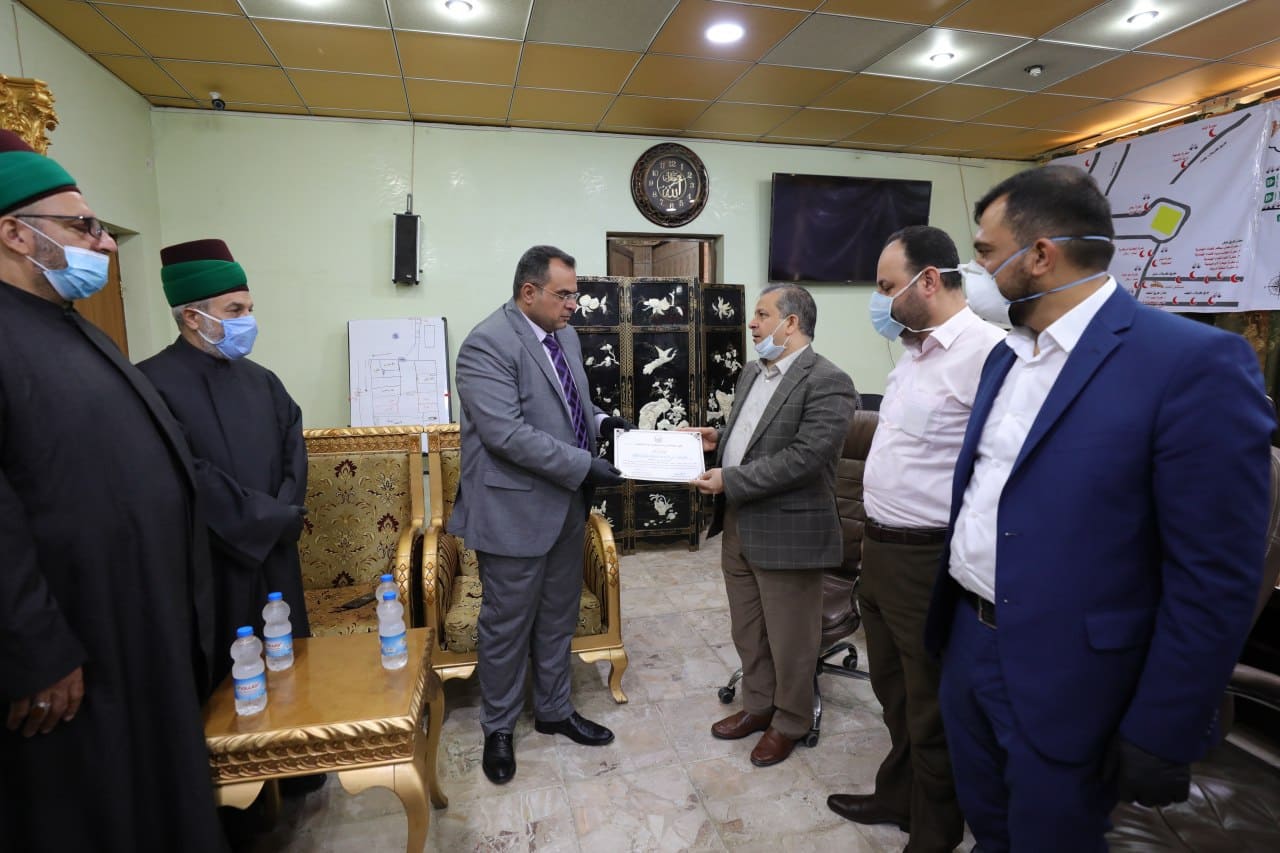 العتبة الحسينية المُقدسَة  تقدم شهادة تقديرية لادارة ومنتسبي صحة كربلاء تثميناً للجهود المُتميزة بمواجهة خطر فيروس كُورونا