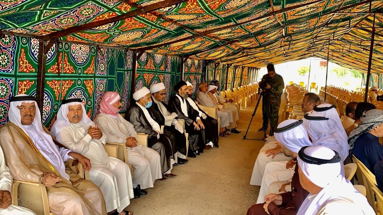 بالصور:وفد من العتبة الحسينية يزور عوائل شهداء الحشد العشائري في مكيشيفة ويتفقد جرحاهم