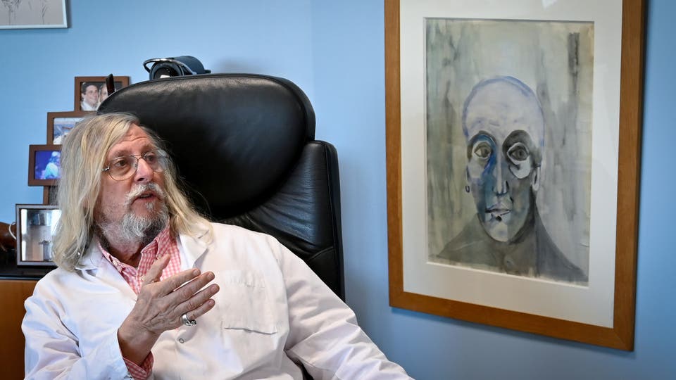 طبيب شهير: كورونا سينتهي ولا موجة ثانية