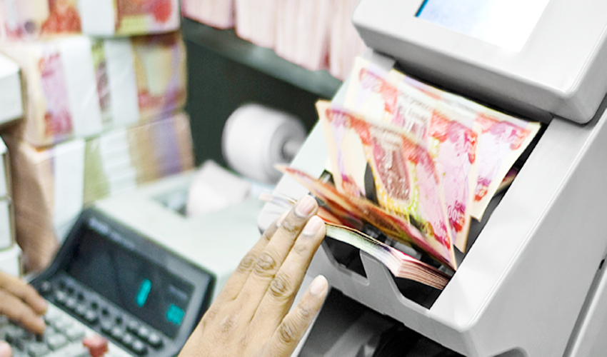 وزارة العمل تعلن موعد إطلاق رواتب شبكة الحماية لشهري ايار وحزيران