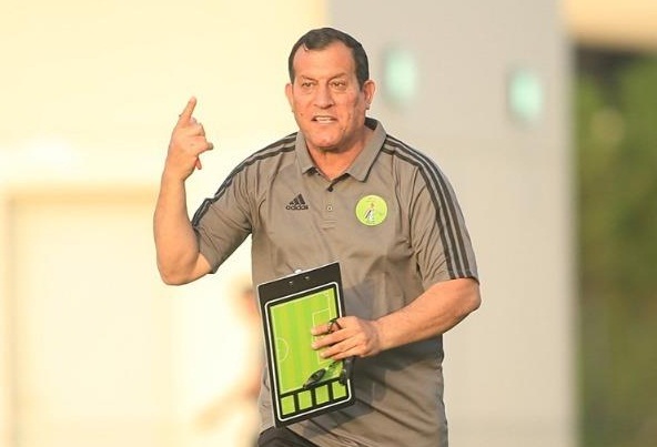 باسم قاسم: توقف الدوري سيضر منتخب العراق