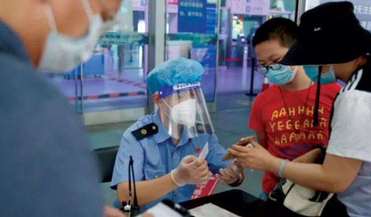 "كورونا الجديد".. فيروس أسرع انتشارا وأقل عدوانية