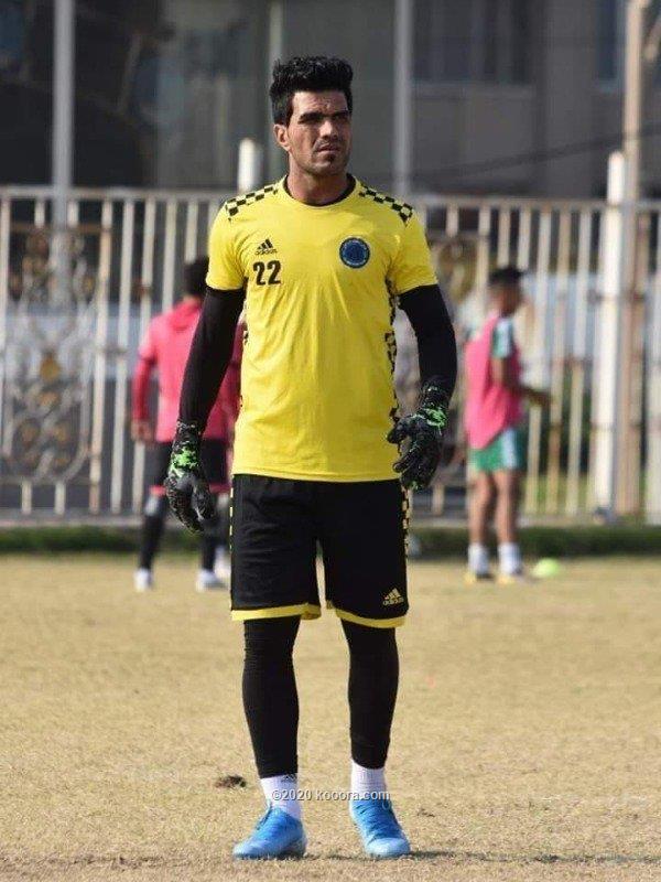 العثور على جثة حارس مرمى فريق الطلبة داخل سيارته وسط بغداد