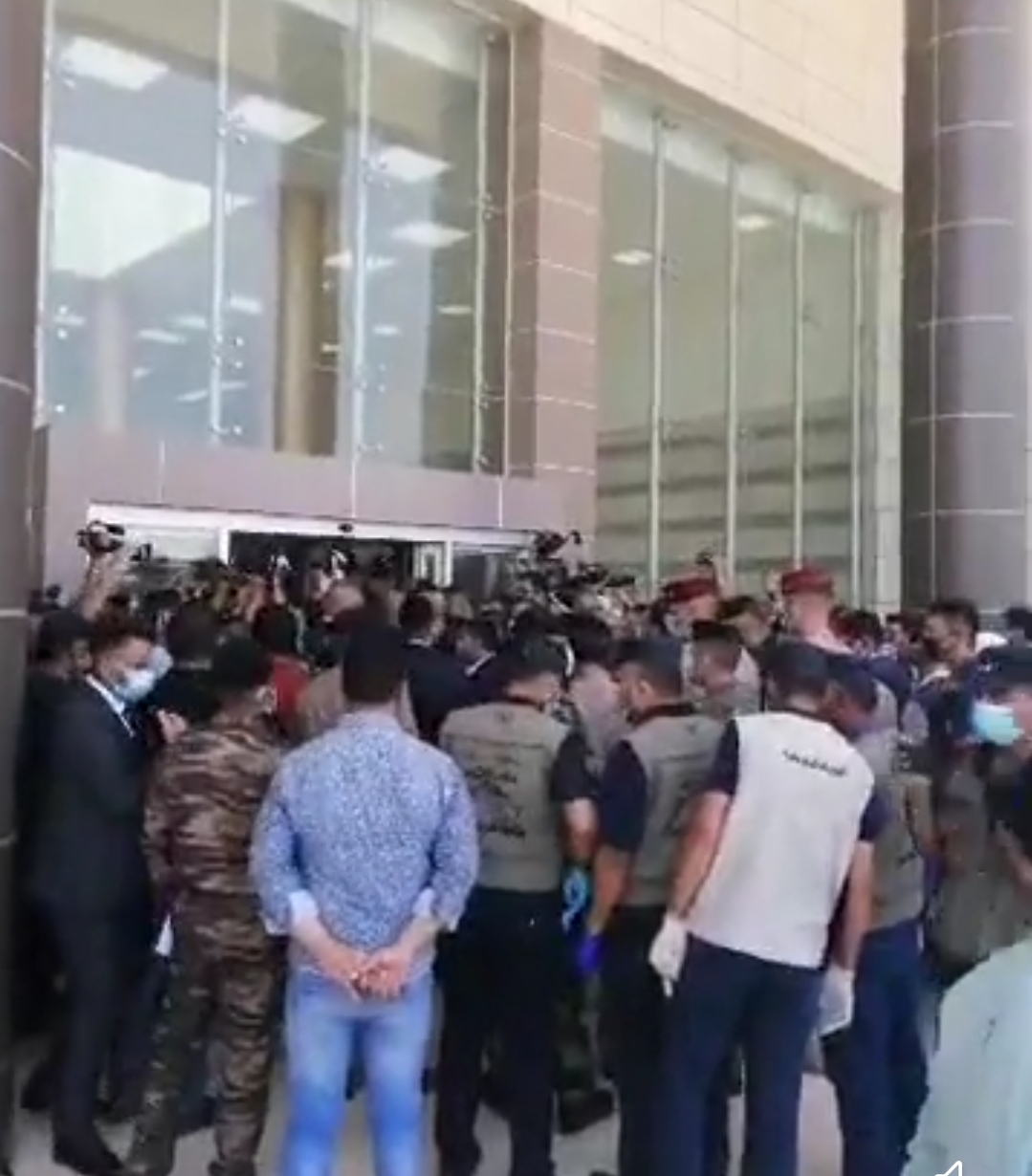 الكاظمي يفتتح المستشفى التركي بكربلاء ويوعد باكمال جميع المشاريع المتلكئة بالمحافظة