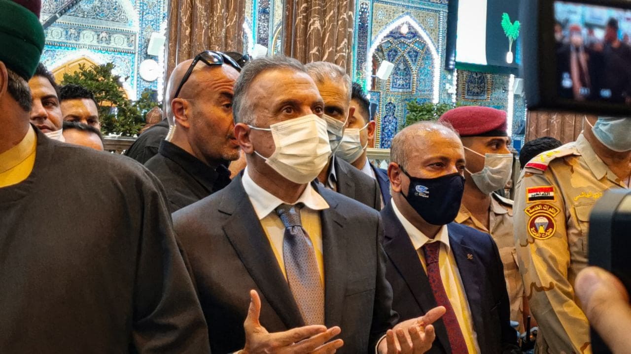 بالفيديو:رئيس الوزراء مصطفى الكاظمي يزور حرم الامام الحسين (ع)