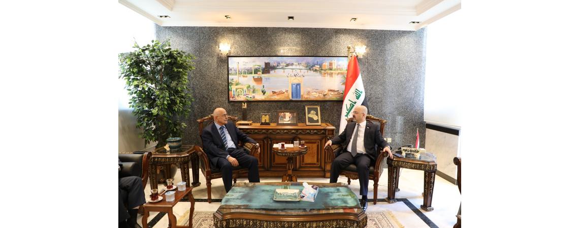 سفير العراق بعمان يستقبل رئيس الجامعة الامريكية والاخير يؤكد ان ابواب الجامعة مفتوحة امام العراقيين