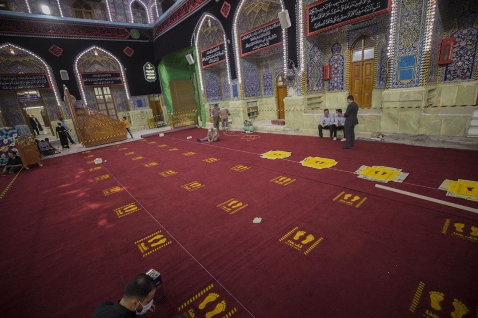 شاهد بالصور :اجراءات وقائية واليات للتباعد الاجتماعي داخل الصحن الحسيني مع قرب عاشوراء