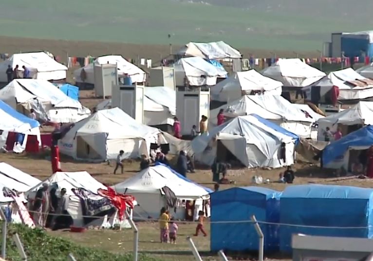 وزارة الهجرة توزع أكثر من (21) إلف حصة اغاثية بين النازحين في السليمانية