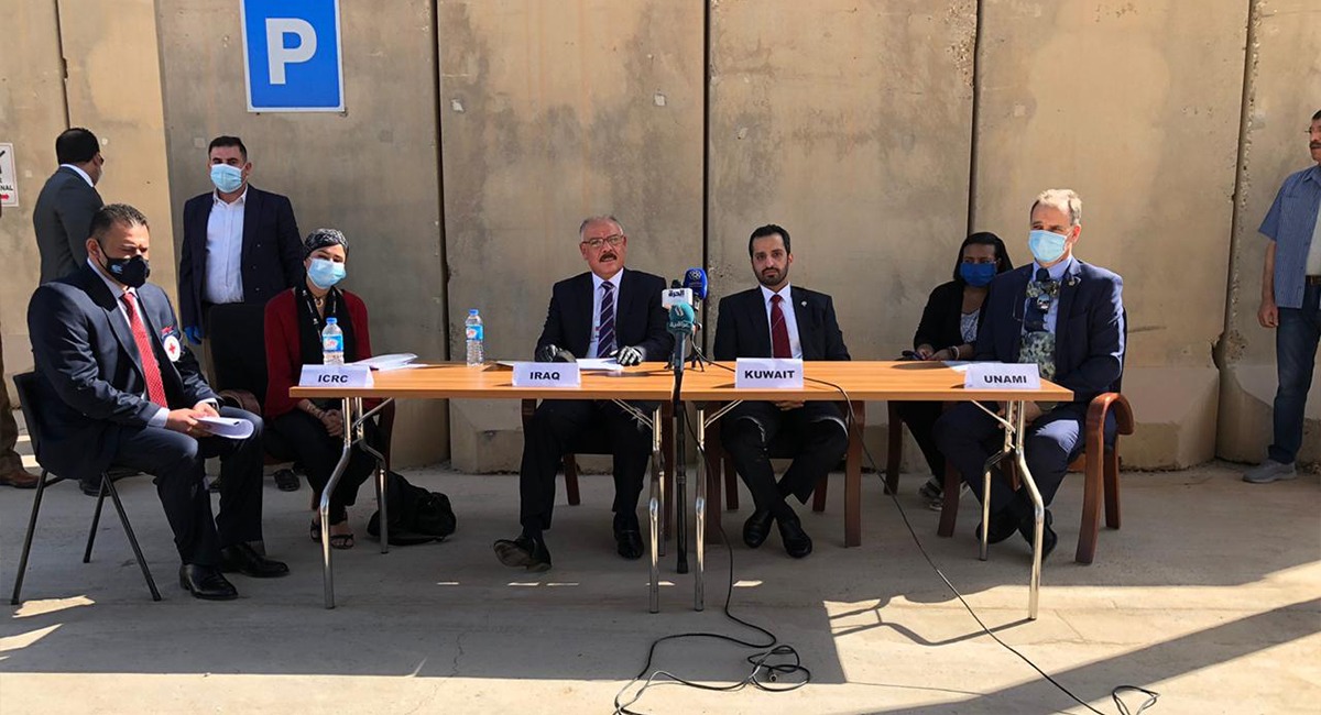 العراق يسلم الكويت رفات 21 مفقودا كويتيا