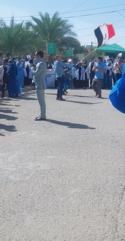 بالصور:اضراب الكوادر التمريضية في المستشفى الحسيني بكربلاء