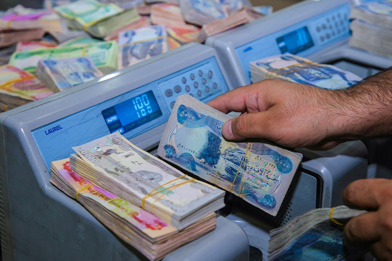 العراق:خبر إيجابي بشأن رواتب ما تبقى من 2020