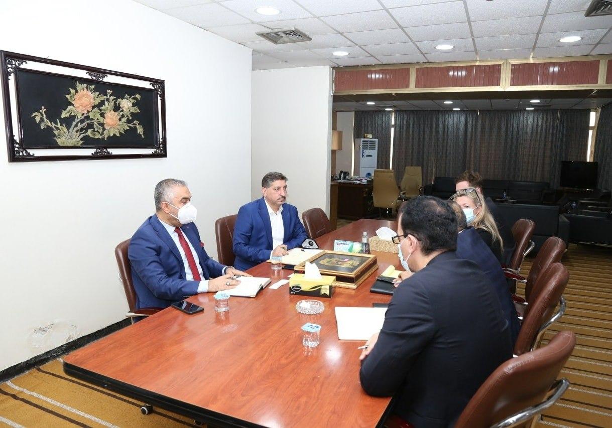 وزارة الصناعـة والمعـادن تبحـث مـع سفـارة فرنسـا فـي بغـداد التعـاون المشتـرك فـي مجـال تسجيـل العلامـات التجاريـة