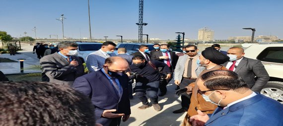 الحكيم يزور نقابة الصحفيين العراقيين ويعتبر ان توزيع الثروات يكون عبرالحكومة الاتحادية وليس الاقليم او المحافظات