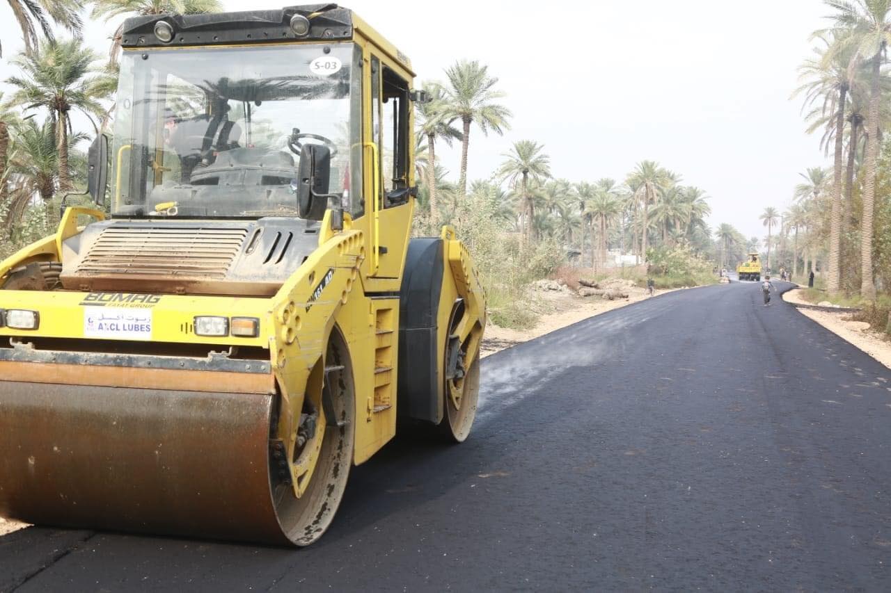 إكساء طريق الدعوم في قضاء طوريج بكربلاء