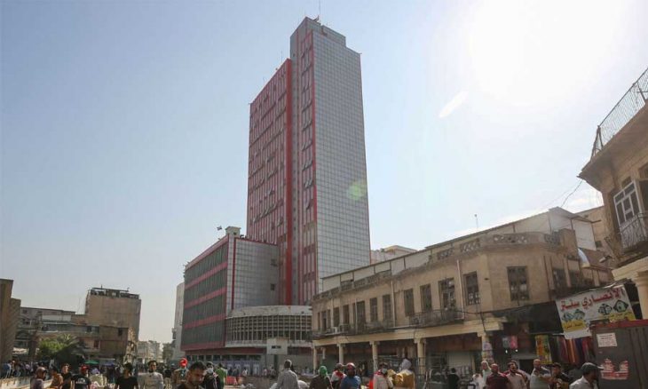 المركزي العراقي باع في 16 عاماً 582 مليار دولار بالسعر الرسمي للمستوردين